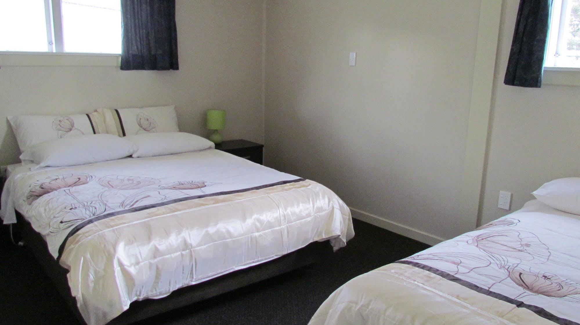 Birchwood Cottages Te Anau Dış mekan fotoğraf