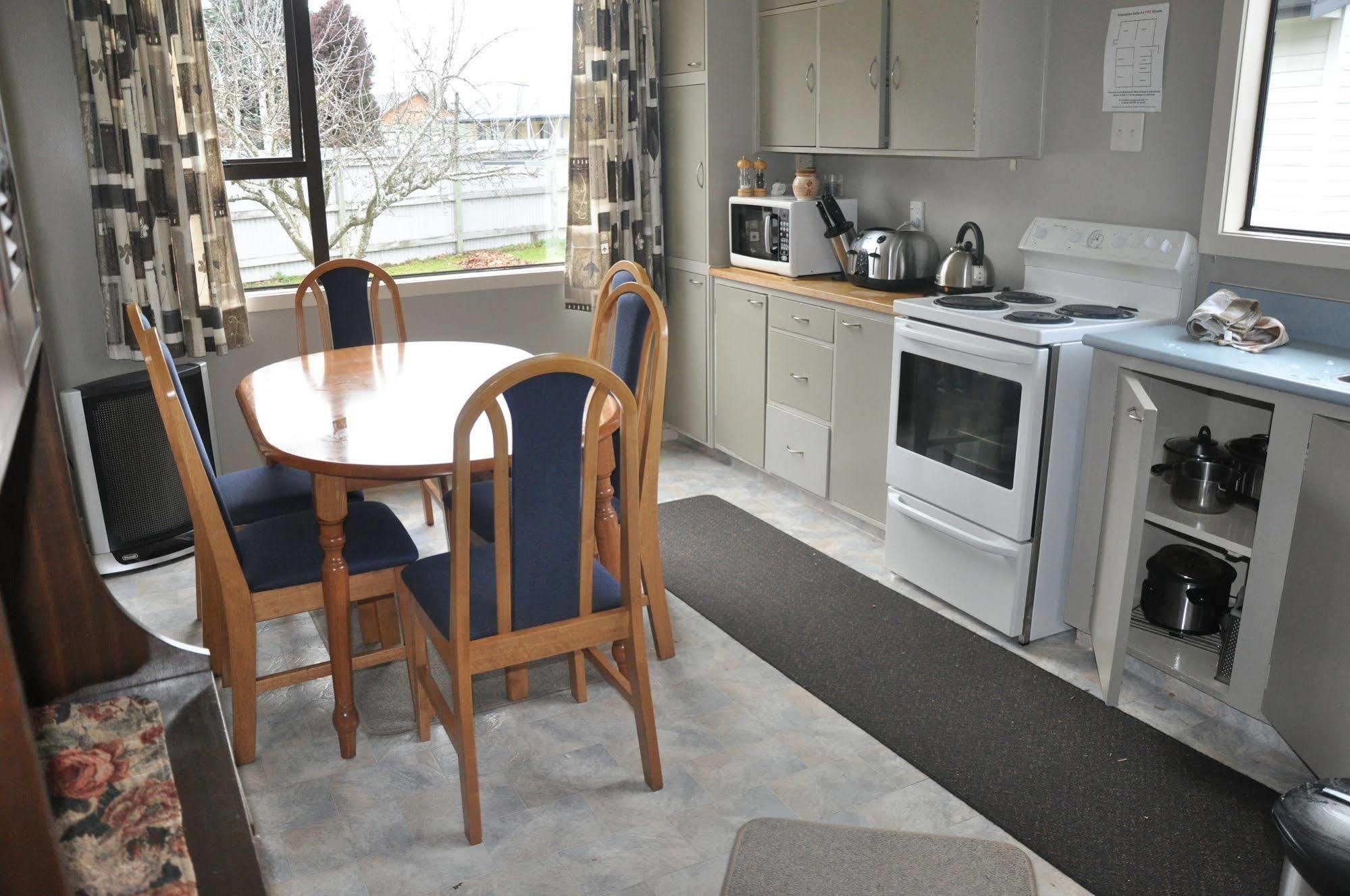 Birchwood Cottages Te Anau Dış mekan fotoğraf